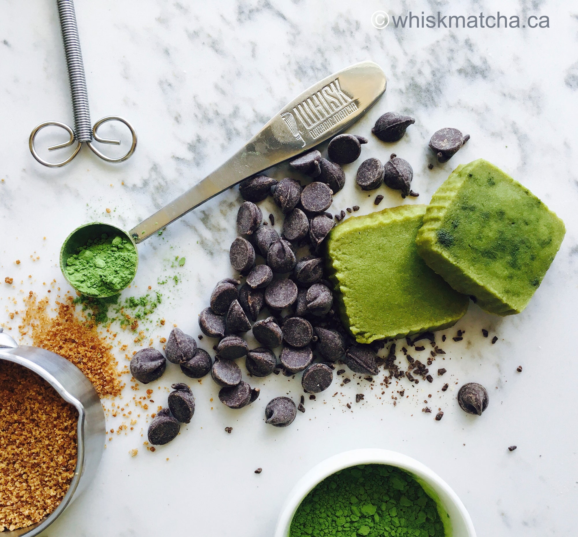 Chocolate Chips Matcha Shortbread Cookies